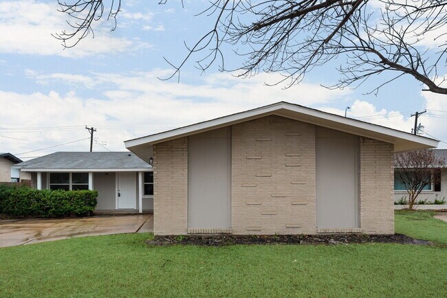 12051 High Meadow Dr