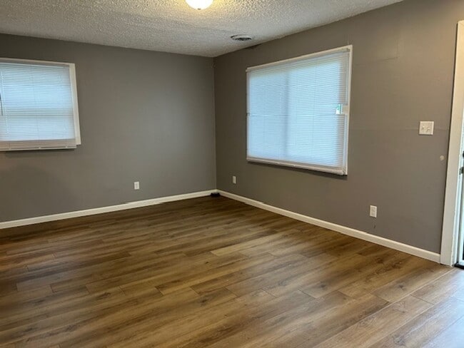 Photo - 3 Bedroom, 2 Bath Ranch Home w/Central Air