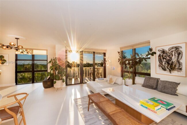 Building Photo - 1121 Crandon Blvd Unit D402