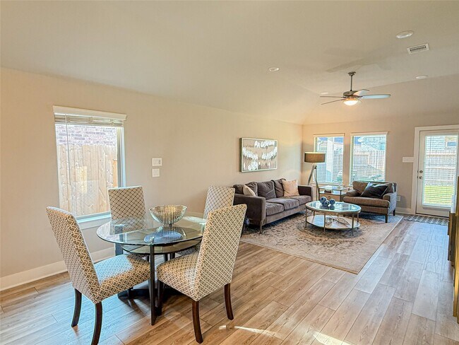 Photo - 10542 Preserve Wy