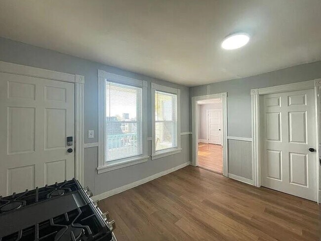 Photo - 231 Laurel St