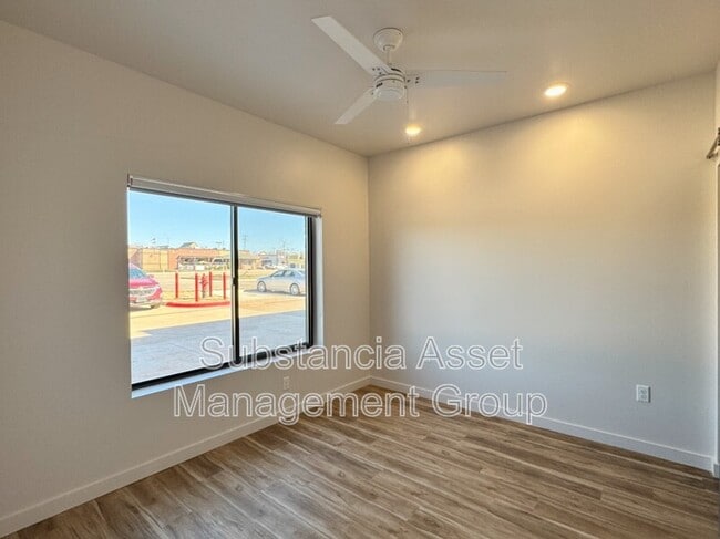 Photo - 1653 Midtown Pl