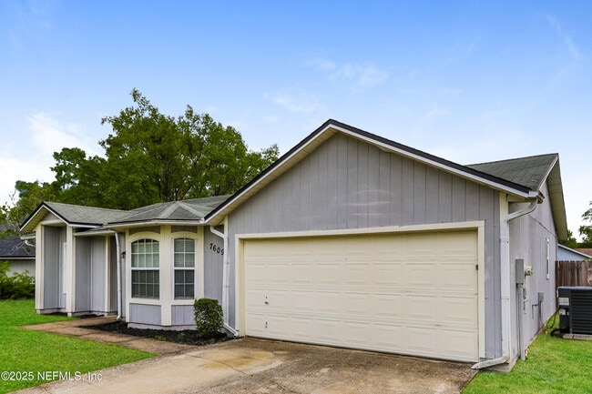 Photo - 7609 Dover Cliff Dr S