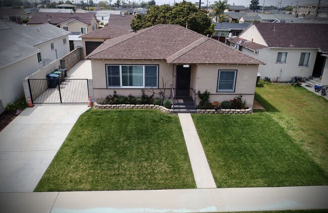 Photo - 15425 Parron Ave Casa