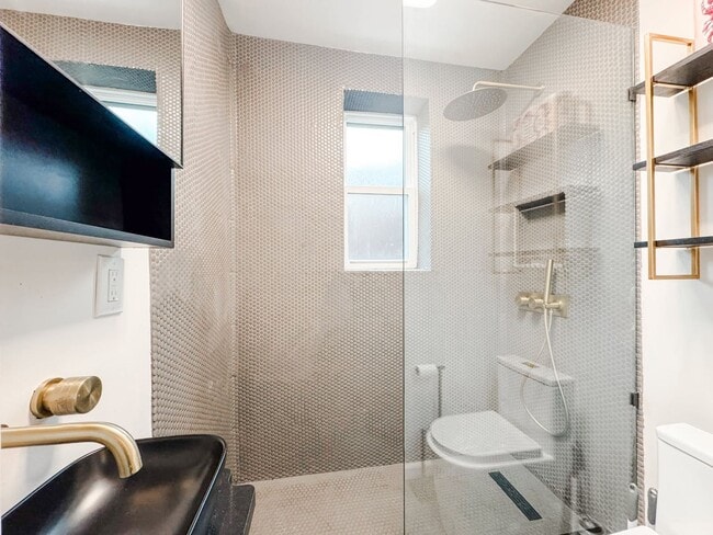 Photo - 272-278-278 Winton Rd N Unit 274 North Winton Road Apt. 5