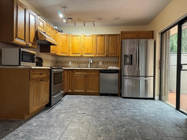 Building Photo - 2311 23rd Ln