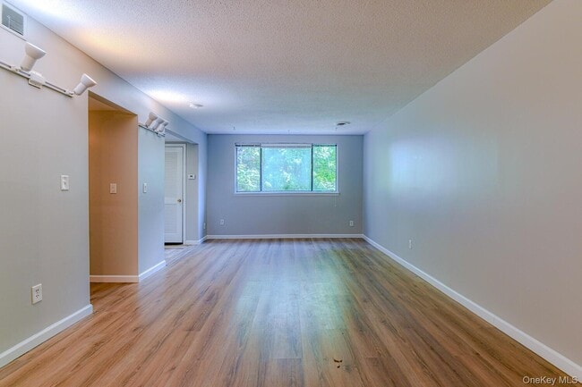 Photo - 104 Baldwin Ln Unit 1D