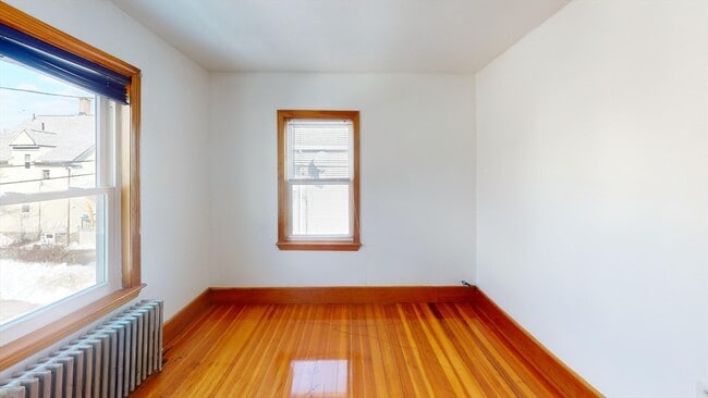 Building Photo - 158 Main St Unit 2