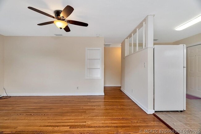 Photo - 711 11th Ave N