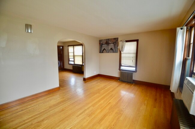 Photo - 105 Beardsley Park Terrace
