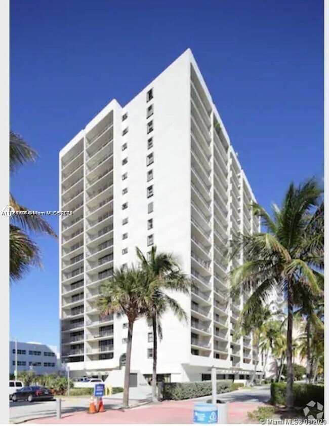 Building Photo - 2625 Collins Ave Unit 302 Rental