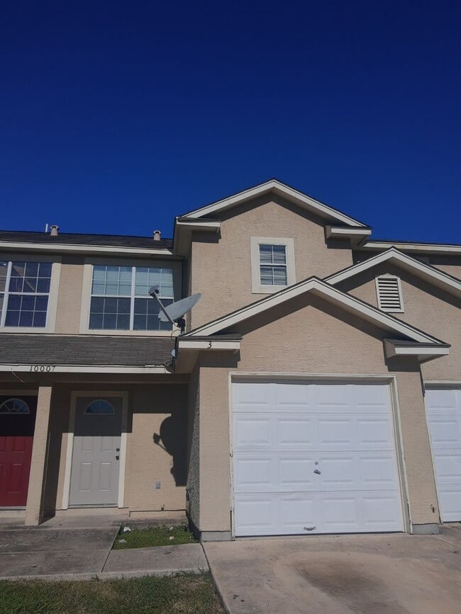 Photo - Converse 3 Bedroom Townhouse with Attached...
