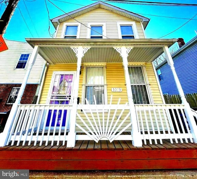 Photo - 5325 Gay St NE House