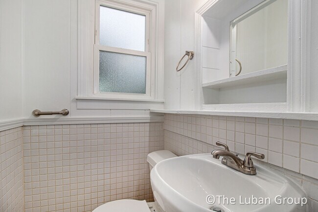 Photo - 901 Nagold st nw