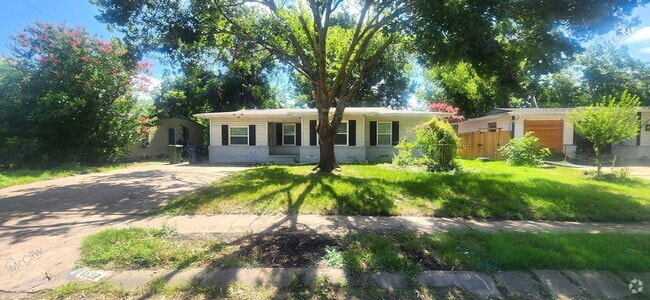 Building Photo - 1520 Hilltop Dr Rental