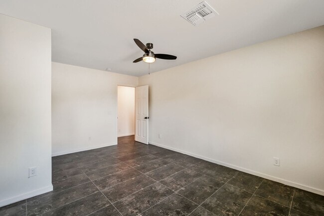 Photo - Spacious 6-Bedroom, 3.5-Bath Pool Home Near ASU Campus