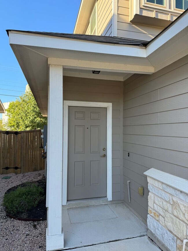 Photo - Fabulous Townhome Located minutes to Gruene and Downtown New Braunfels!