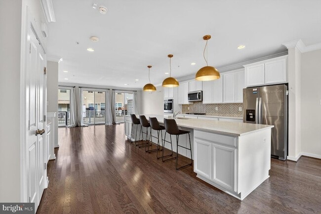Building Photo - 5303 Greenwich Cir