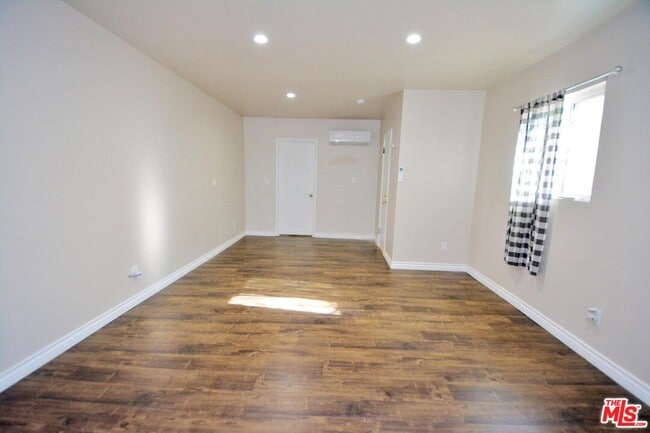 Photo - 9616 Gerald Ave