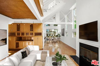 Photo - 1011 Pacific St