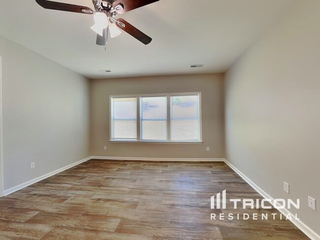 Photo - 4664 Wesmar Dr