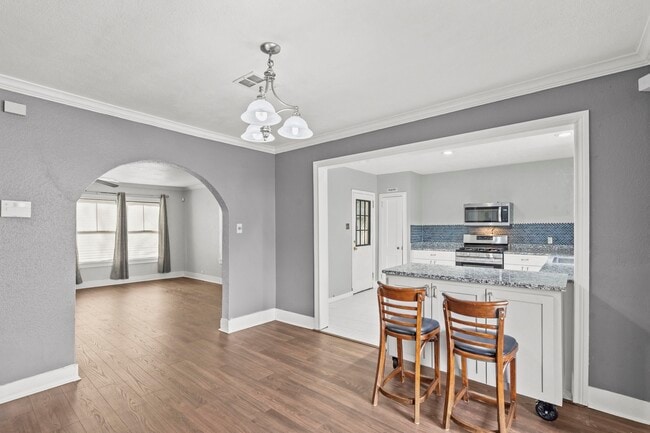 Photo - 2406 Oaklawn Dr