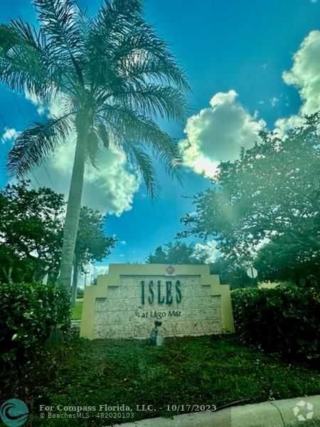 Building Photo - 12980 Vista Isles Dr Rental