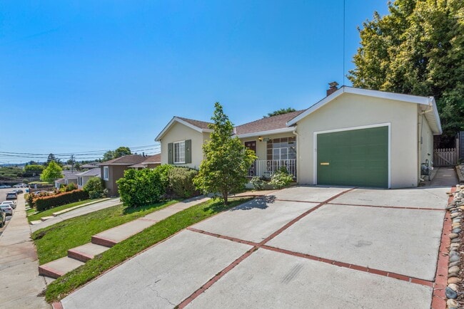 Photo - 135 Anza Way