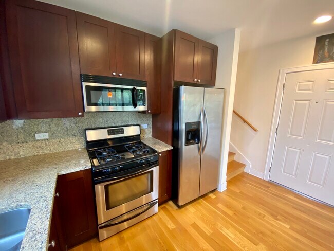 Photo - 1825 N California Ave Unidad 4