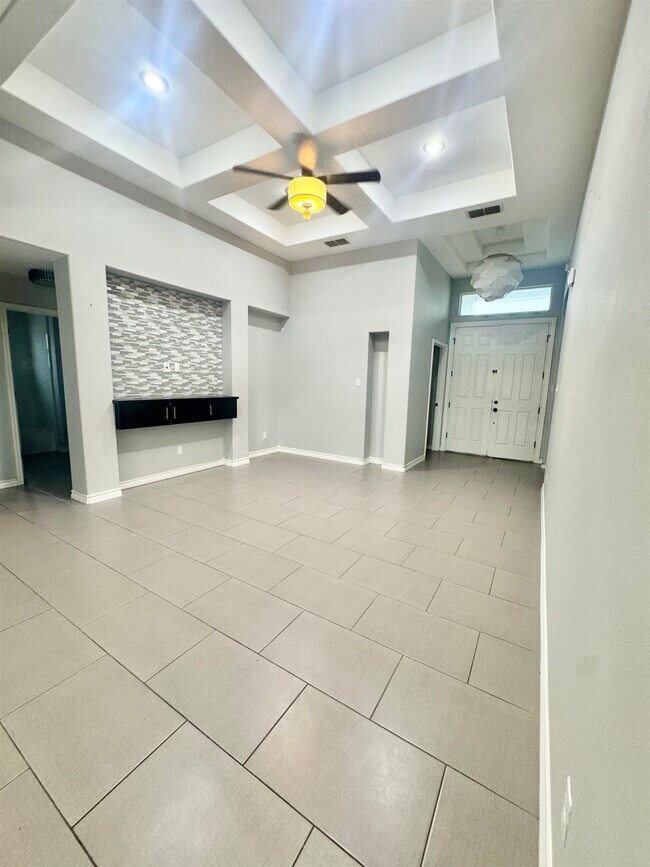 Photo - 203 Desert Palm Dr