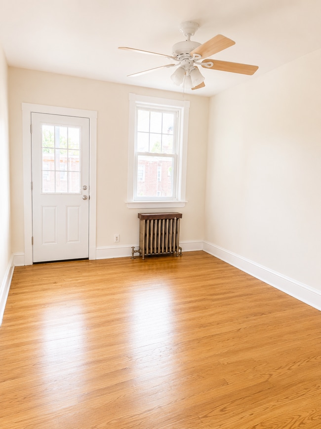 Photo - 104 W 35th St