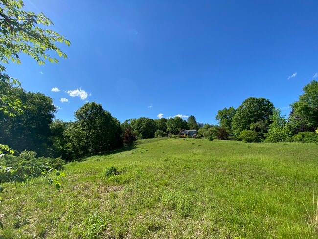 Photo - 123 Looking Glass Hill Rd