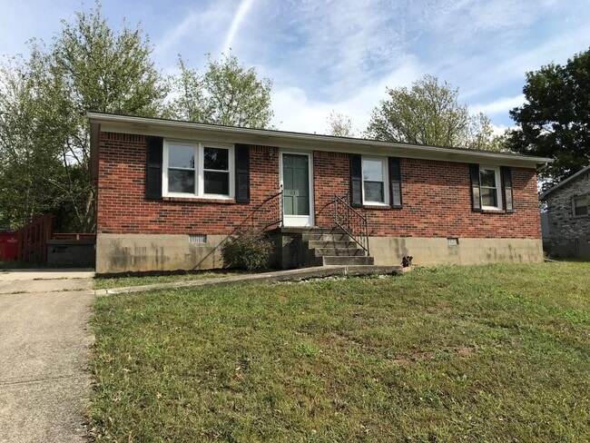 Building Photo - Move In Ready 3 Bedroom Brick Home