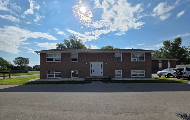 Building Photo - Royal Residency ||| Unit 2 Rental