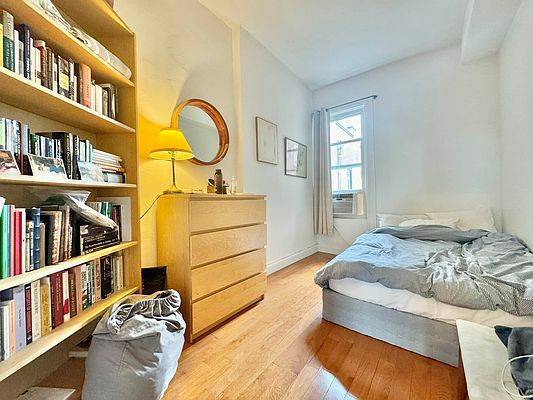 Building Photo - 421 Franklin Ave Unit 3 Rental