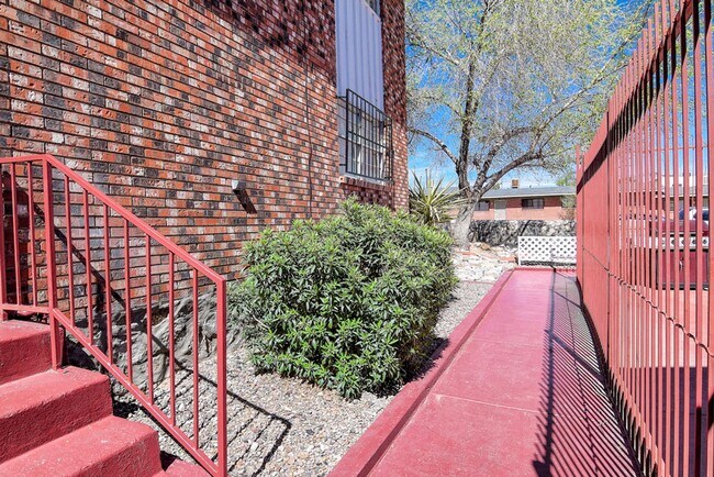 Photo - The Arches Apartments