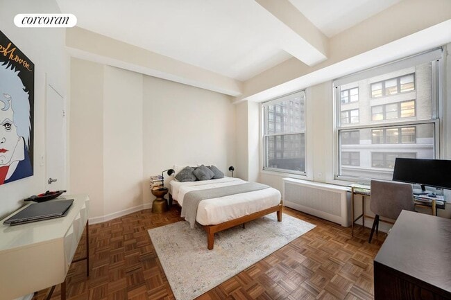 Photo - 425 Park Ave S