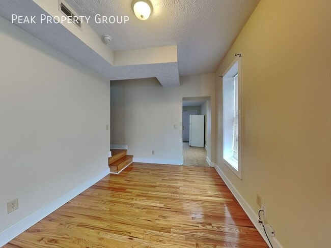 Photo - 1393 Indianola Ave