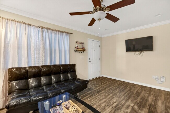 TDY Special! 1/1 fully furnished