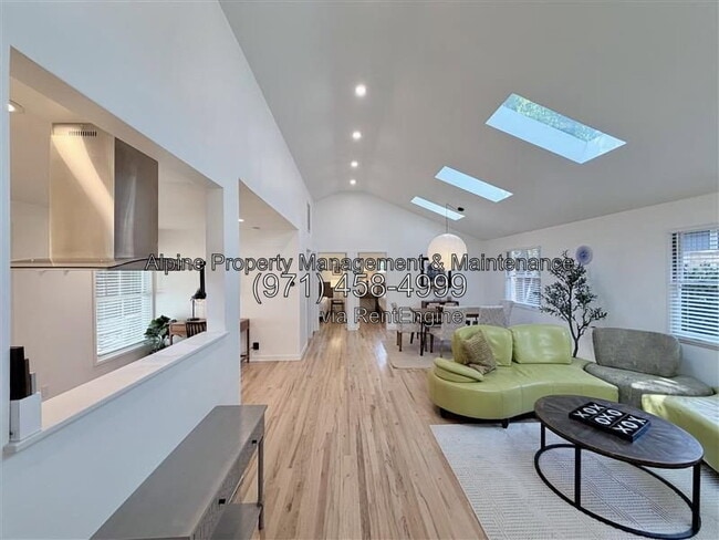 Photo - 16661 SW Lake Forest Blvd