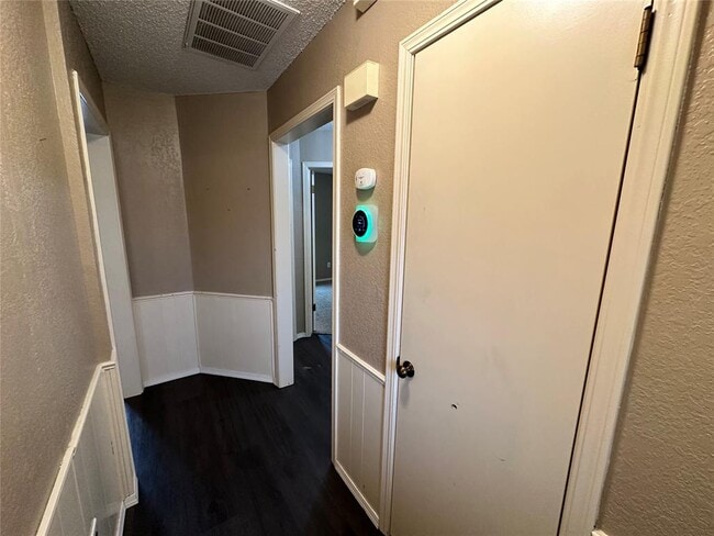 Photo - 2221 NE 8th St