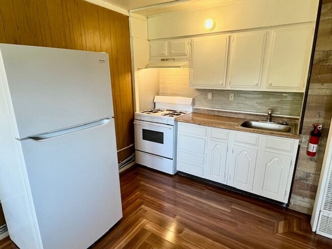 Photo - Updated Studio Apt. With All Utilities Included Unit Apt #4