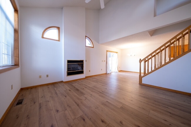 Photo - 1896 Sapphire Pt