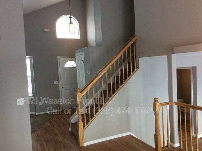 Photo - 8914 Black Pine St