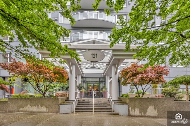 Building Photo - 121 Vine St Unit 701 Rental