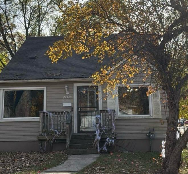 Photo - 21549 Pembroke Ave