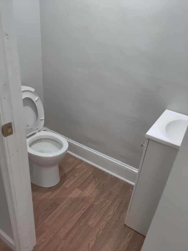 Photo - 2170 Conlyn St