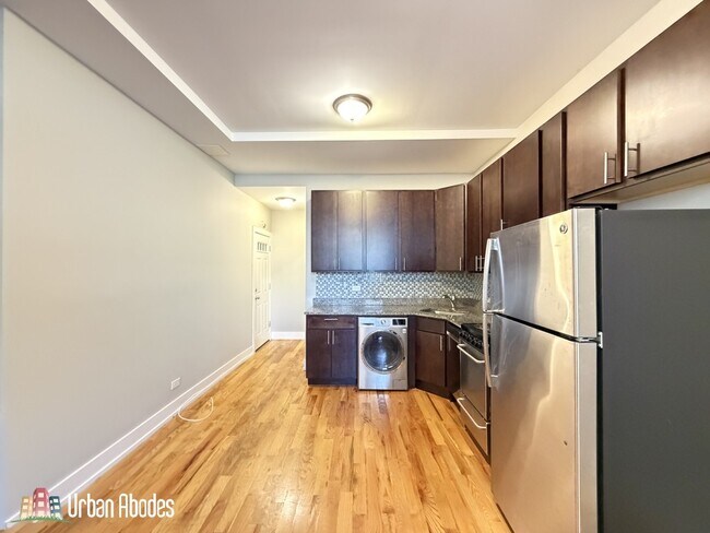 Photo - 2834 N Mildred Ave Unit J06W