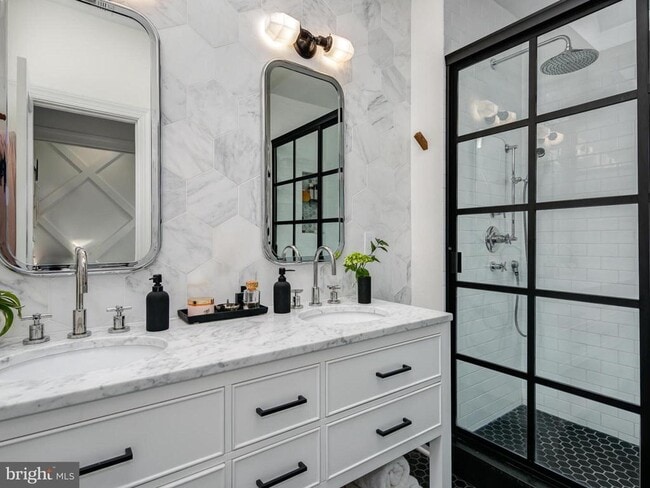 Photo - 1450 T St NW