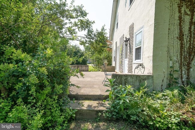 Photo - 504 Harriton Rd